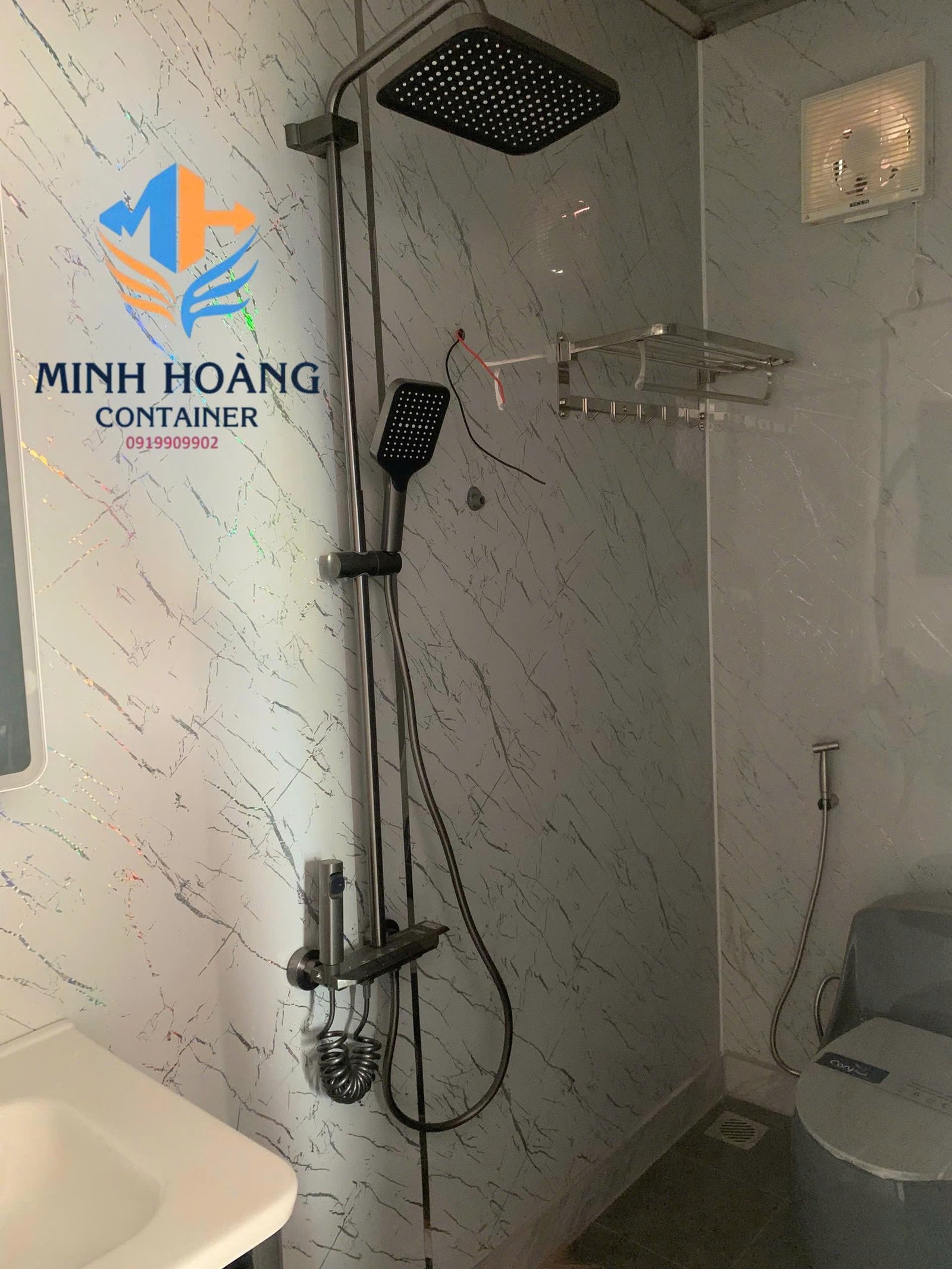 Container Nhà Ở Kèm Quầy Cafe 40 Feet Hồng Viền Trắng Có Toilet